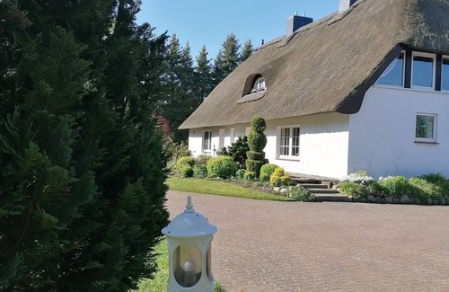 Witzin Cottage | Cottage 'Haus Am See' with Private Terrace, Private Garden and Wi-Fi