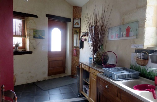 Sadirac Cottage | Cottage in an old Bordeaux wine cellar space, calm and comfort