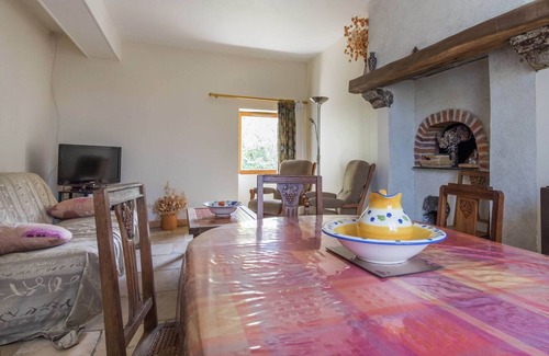 Giroux Other | Cottage in an old remote farmhouse near Châteauroux