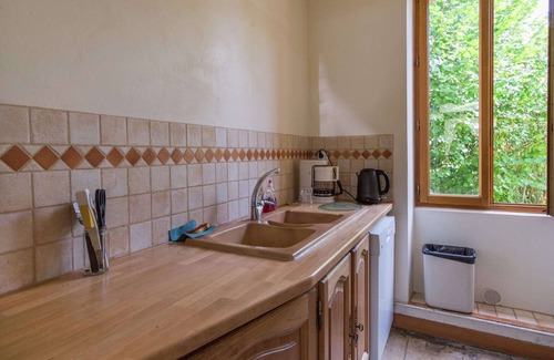 Giroux Other | Cottage in an old remote farmhouse near Châteauroux