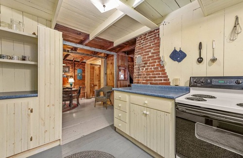 Bayville Cottage | Cottage in Boothbay Harbor - Dock Access, Tennis, Linekin Bay