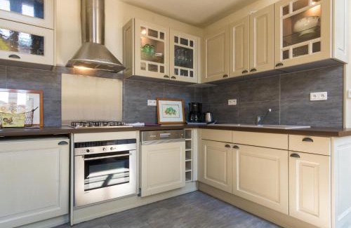 Chalais House | Cottage in Chaleix near Forest & Lake