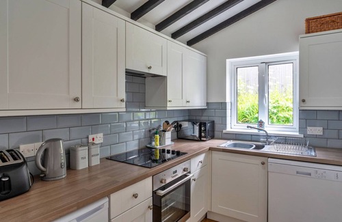 Porth Cottage | Cottage in Cornwall near Porth Beach