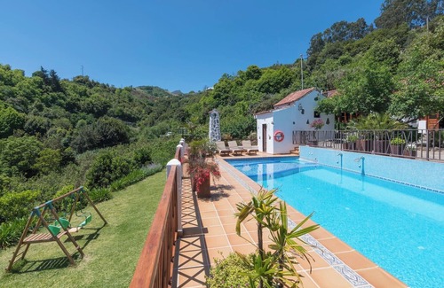 Moya House | Cottage in Fontanales with Pool & Nature Views