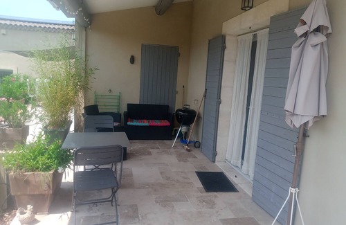 Cabrieres-d'Avignon Apartment | cottage in Luberon