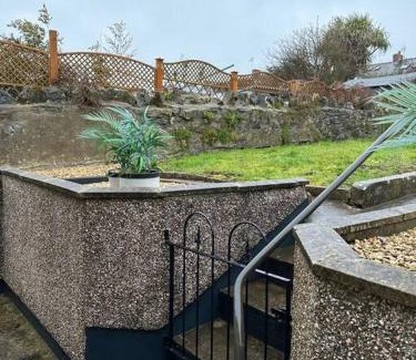 Pembroke House | Cottage in Pembroke, Close to beaches