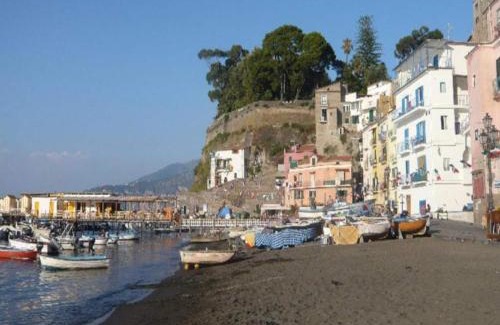 Sorrento Historic Centre Apartment | Cottage in Sorrento by Marina Grande Beach