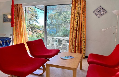 Le Lavandou Cottage | Cottage in St. Clair near Sandy Beach