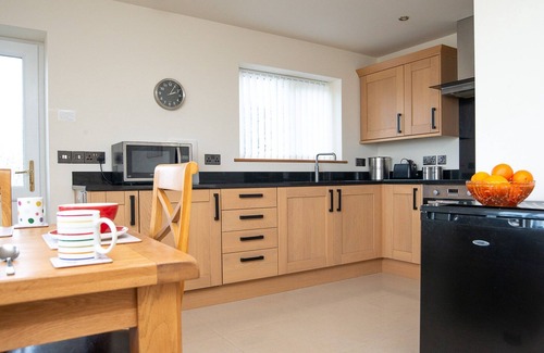 Llanasa Cottage | Cottage in Talacre with Stunning Sea Views
