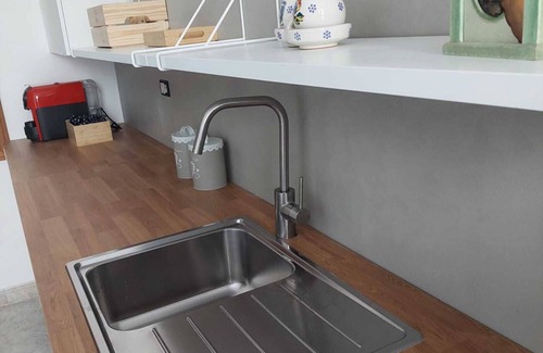 Mola di Bari Apartment | Cottage in the heart of Mola di Bari. sea. square. shops.