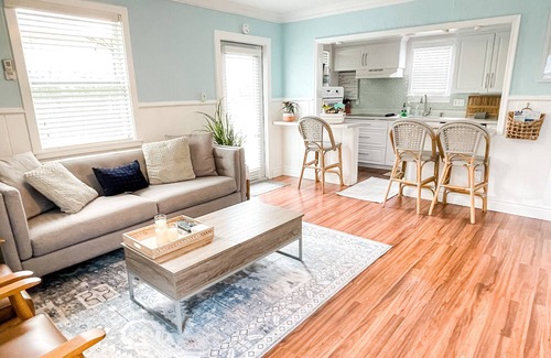 Pineapple Grove Arts District Cottage | Cottage in the Heart of Downtown Delray Beach! Walk everywhere!