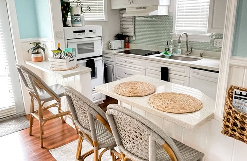Pineapple Grove Arts District Cottage | Cottage in the Heart of Downtown Delray Beach! Walk everywhere!