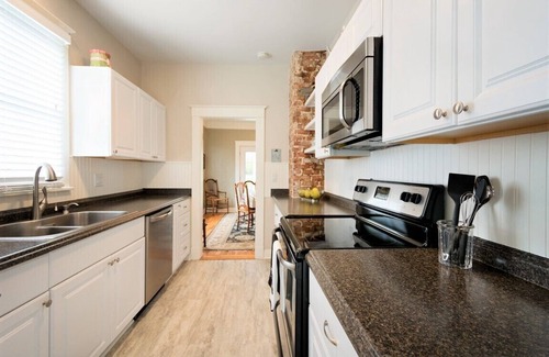 Independence House | Cottage in the Woods