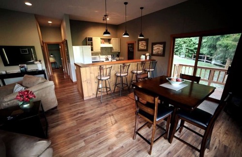 Beasley Cottage | Cottage in The Woods, Nelson
