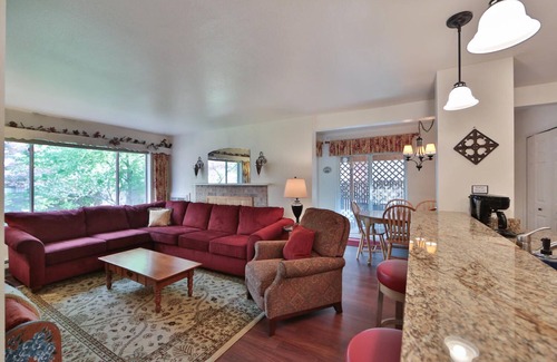 Leavenworth Cottage | Cottage in Town Leavenworth - Walking distance to downtown