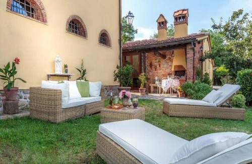 Uzzano Villa | Cottage in Tuscany near Lucca and Pistoia