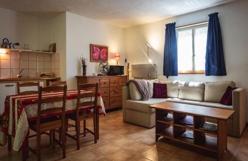 Vezac House | Cottage in Vézac near Forest and Lake