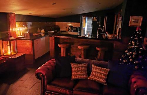 Meltham House | Cottage incredible views off grid private dog friendly garden cosy