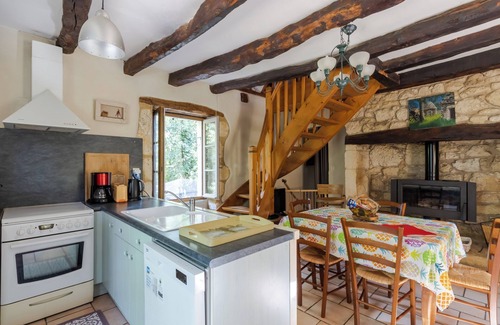 Cenac-et-Saint-Julien Cottage | Cottage 'La Maison De Tine' with Shared Pool, Private Garden and Wi-Fi