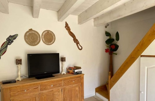 Prat-de-Cest House | Cottage le Carignan. country property near hiking trails