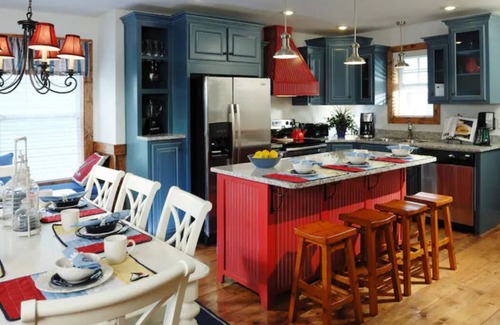 Branson Condo | COTTAGE LIFE! 2/2 with KITCHEN! 2 HEATED POOLS!