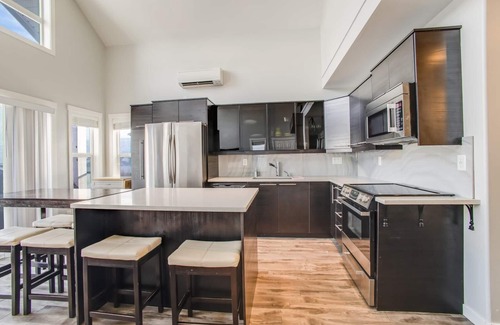 Central Okanagan House | Cottage Life - Lake Views - Entire Home at La Casa