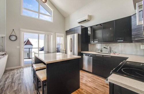 Central Okanagan House | Cottage Life - Lake Views - Entire Home at La Casa