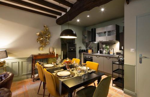Centre House | Cottage Livingstone by Cocoonr