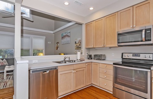 Bald Head Island House | Cottage located in the middle of the island and amenities. Screened in porch and open concept living