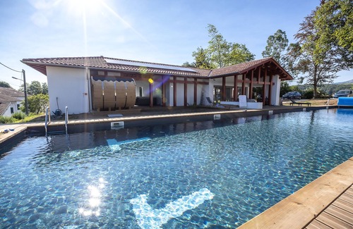 Urcuray Cottage | Cottage located in a natural environment, located between sea and mountain.