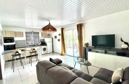 Saint-Pierre Cottage | Cottage Majo Lounge located in Saint Pierre in a tropical garden 5min from the sea