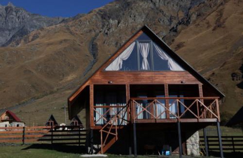 Stepantsminda Ski Chalet | Cottage Mtachy