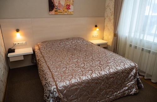 Yekaterinburg Hotel | Cottage na Zelenom