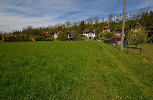 Pocedelice House | Cottage near River Ohre with Garden
