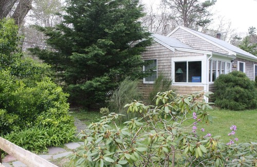 Brewster Cottage | Cottage near bay beach- 1 Bd/1Ba