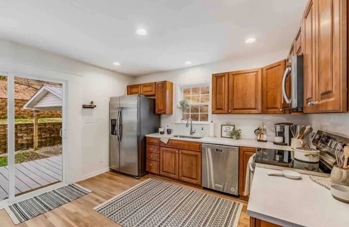 College Grove House | Cottage on 6-Acres w/Incredible Views