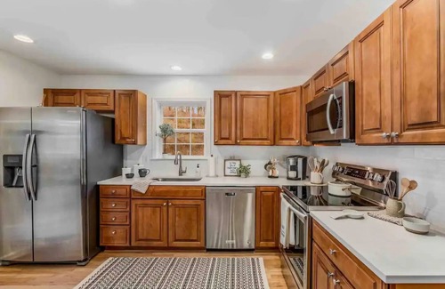 College Grove House | Cottage on 6-Acres w/Incredible Views
