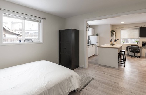 Squamish House | Cottage on Bear Claw Estate , Close to great outdoor activities