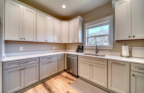 Young Harris House | Cottage on Crane Creek