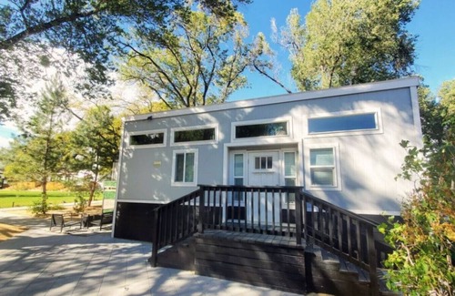 Reno House | Cottage on Historic Grounds: Citrine