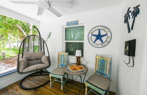 Englewood House | Cottage on Lemon Bay, Beach Access, Kayaks!