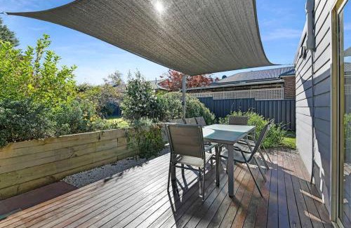 Orange House | Cottage on Lords