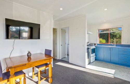 Waikanae House | Cottage on Rutherford – Waikanae Holiday Home