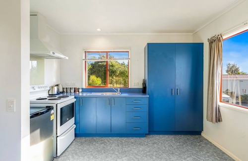 Waikanae House | Cottage on Rutherford – Waikanae Holiday Home