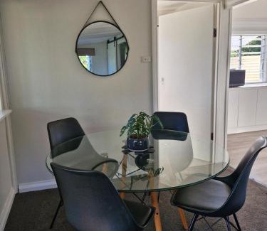 Mundowran House | Cottage on the Burnett, Mundubbera
