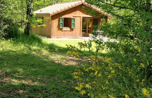 Roumegoux Ski Chalet | Cottage on the Farm and Private Fishing