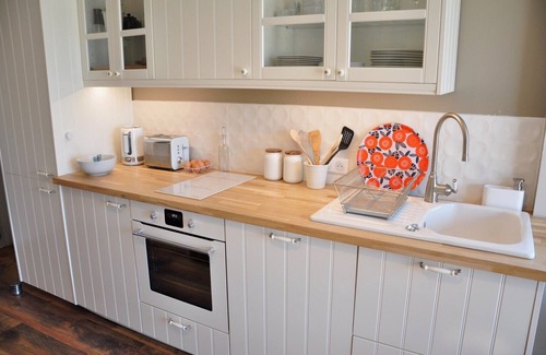 Tabanac House | Cottage on the farm BIO, independent wooden house, on the hillside of the Garonne