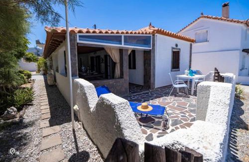 Paralia Kallonis House | Cottage On The Wave With Amazing View