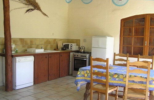 Sauve Cottage | Cottage, POOL, 3 Bedrooms, sleeps 5, its own shady garden, WIFI in meadowland