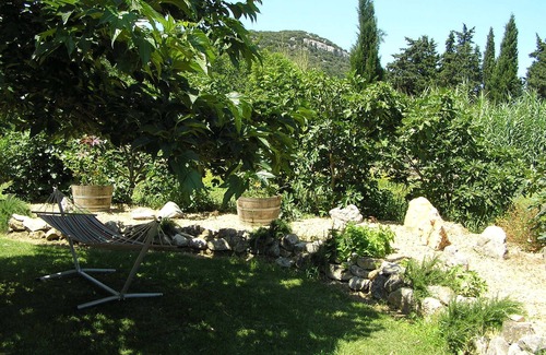 Sauve Cottage | Cottage, POOL, 3 Bedrooms, sleeps 5, its own shady garden, WIFI in meadowland
